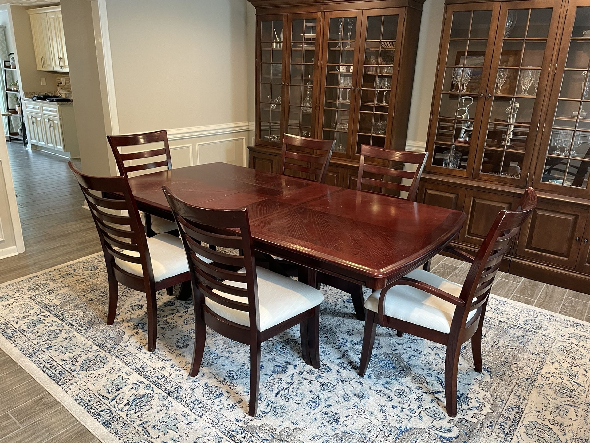 Dining Table And 6 Chairs 