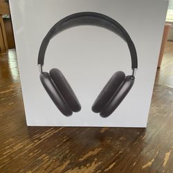 Apple AirPods Max Wireless Over-Ear Headset - Space Gray