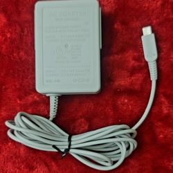 Original Nintendo DS / 2DS / 3DS Charger