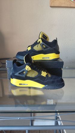 Air Jordan 4  Yellow Thunder