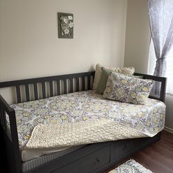 Daybed With Storage Draws