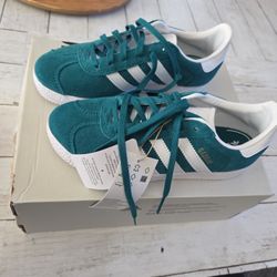 NWT Size 3 Big Kids Addidas Gazelle