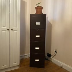 4-Drawer Filing Cabinet 