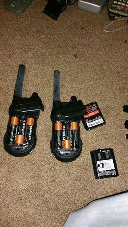 Vendo woky tokis no s e porq cuando hablas en uno no se escucha en el otro pero prenden los 2