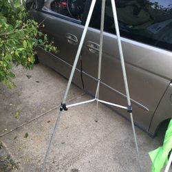 Very Nice Adjustable Aluminum Picture Tripod Only $30 Firm