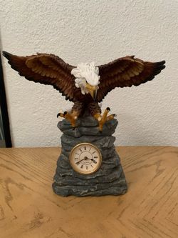 Bald Eagle statue/clock