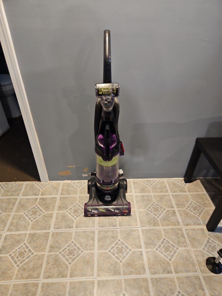 Power Lifter Swivel Rewind Vacuum