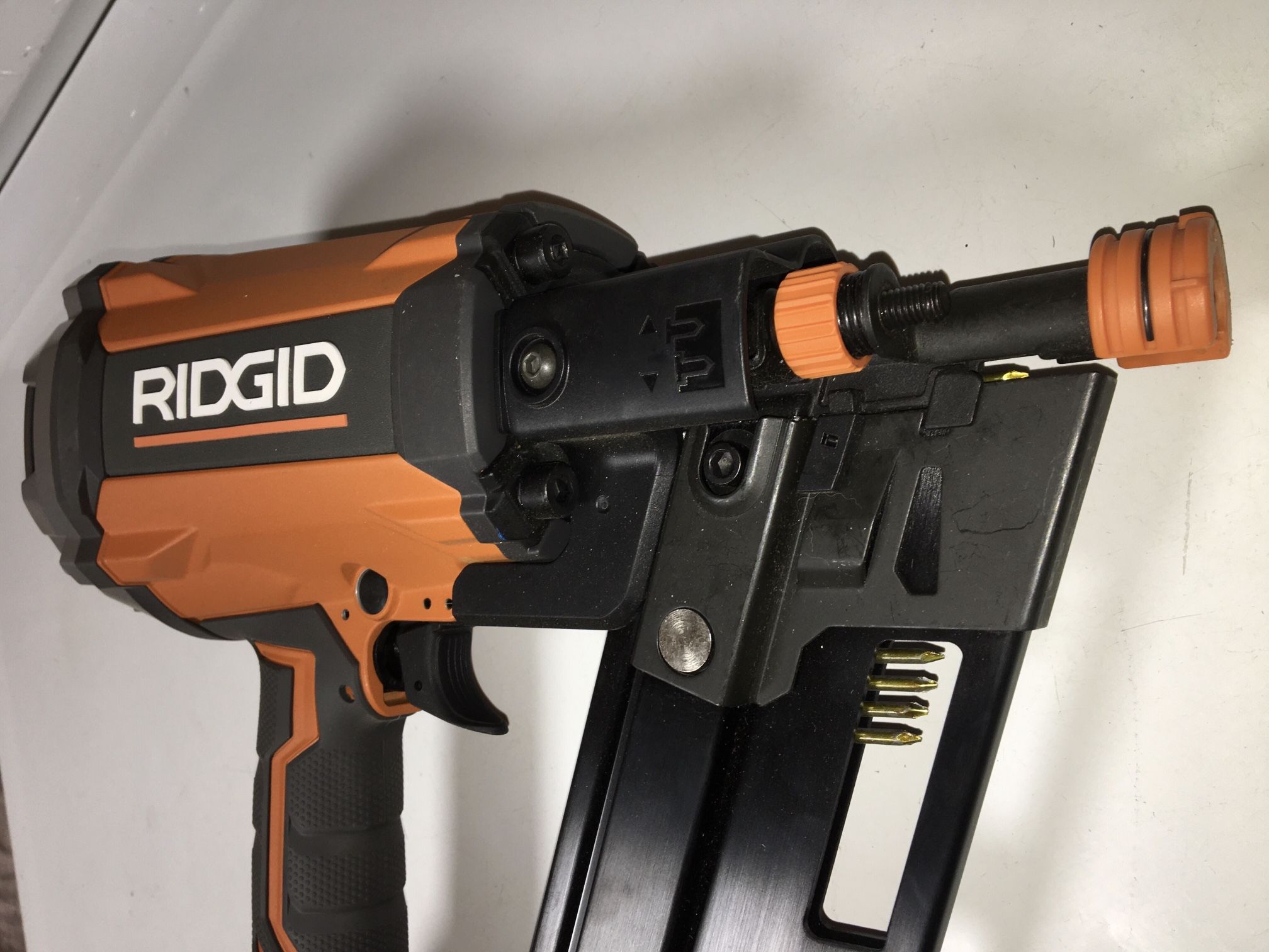 Ridgid R350RHF Pneumatic 21-Deg. 3-1/2” round head framing nailer