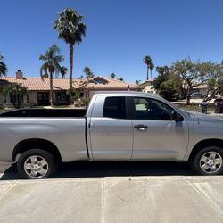 07 Toyota Tundra 4x4 5.7 Liter
