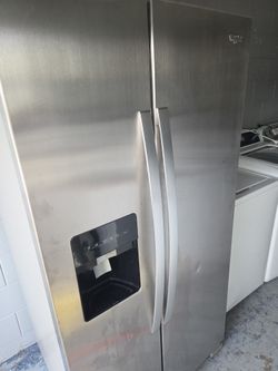 Whirlpool Stainless Stainless Refrigerator And Freezer