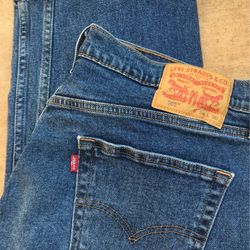 Levi’s 505 Blue Jeans . 34 W , 30 L. Like New Condition .