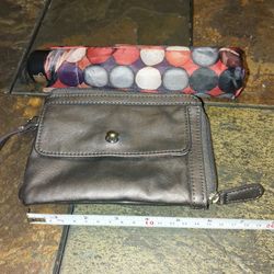 Free Wristlet And Umbrella 