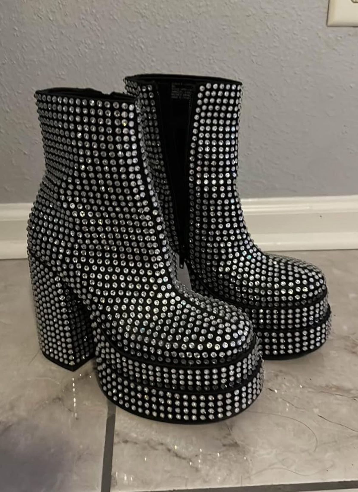 Steve Madden cobra r booties