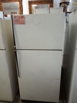 Kenmore Refrigerator works great . Warranty . Delivery available . 2203 Fowler st. Ft. Myers 33901