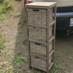 Shelf/Baskets