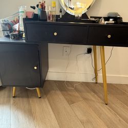 Makeup Vanity With Lights