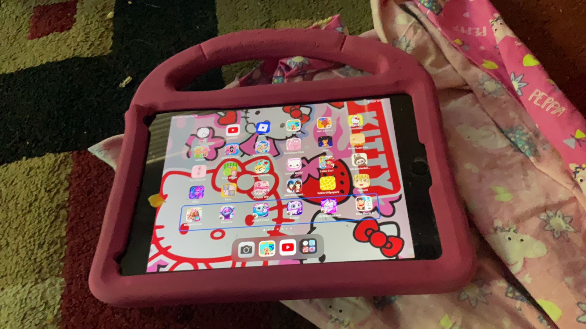 Apple iPad 32 Gb -150 Gb Pink Case Removable Silver Cover