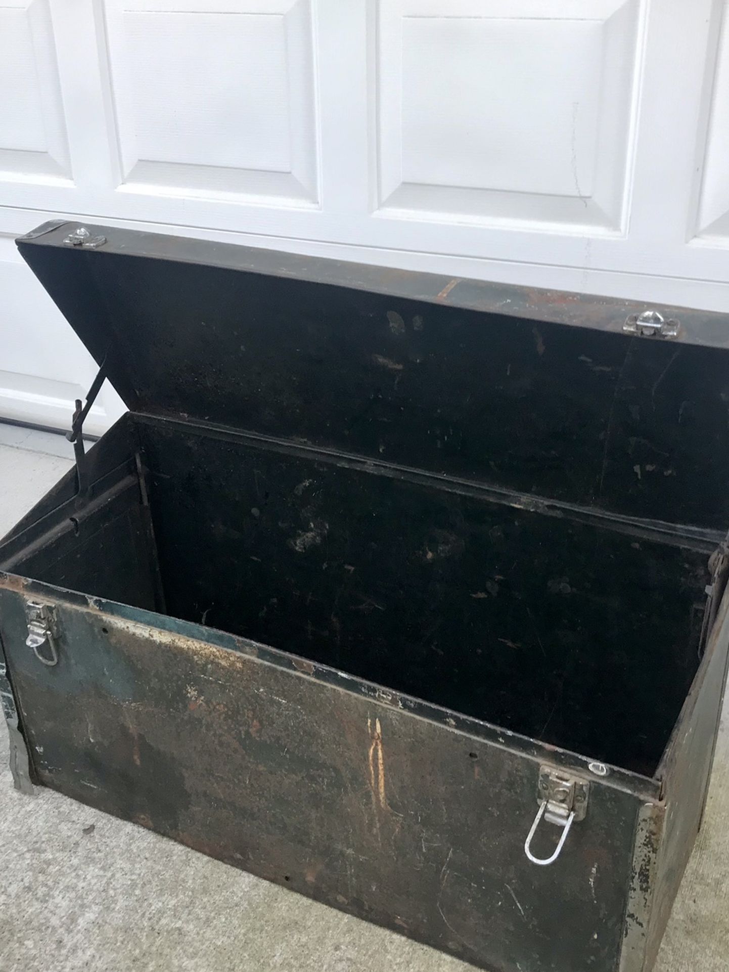 1920’s Passenger Automobile Metal Trunk