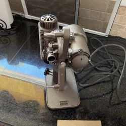 Revere Eight Projector With Case