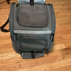 Like new!  Expandable Pet Carrier, Airline-Approved Foldable and Detachable Backpack