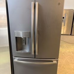 GE Refrigerator 