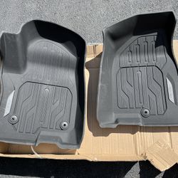 First-Row Premium All-Weather Floor Liners in Jet Black with GMC Logo