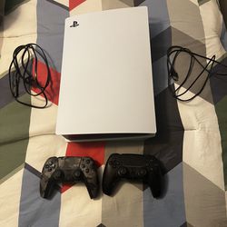 Used PS5 Bundle: 2 DualSense Controllers Included