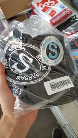 Supreme stamp panel hat black (sold out in stores)