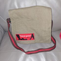 OLIVE GREEN  TOLERATE GENIUS CANVAS BAG