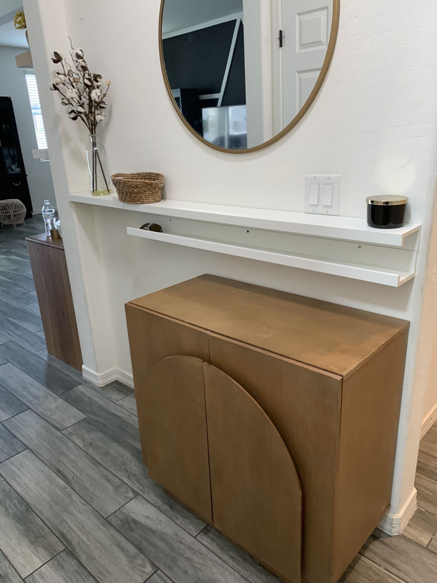 Modern Small Buffet/ Cabinet / Entrance Table 