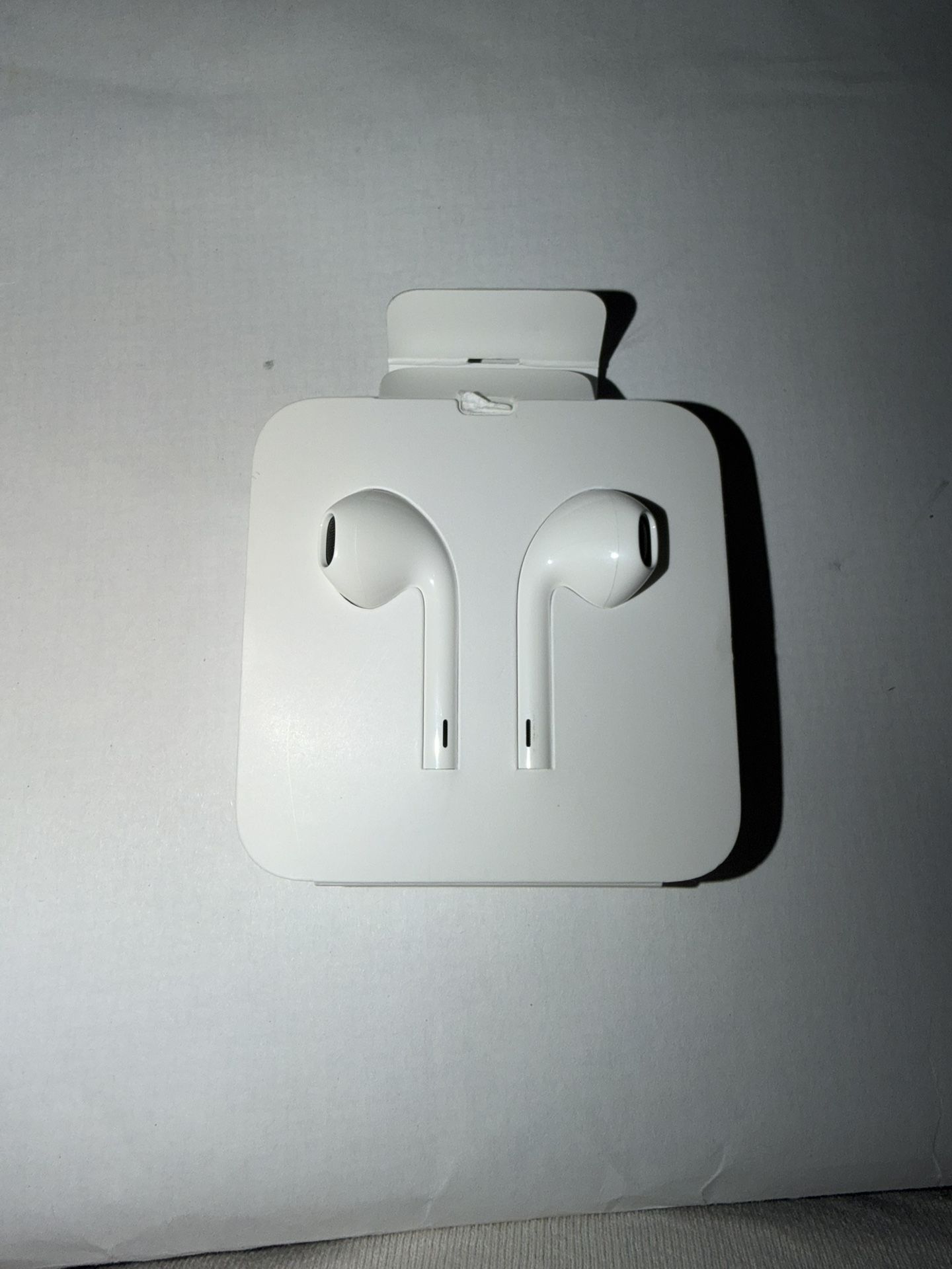 Brand new EarPods with lighting connector