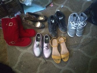 *READ DISCRIPTION* SHOE SALE!!!!