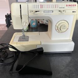 Singer Sewing Machine 4830c with Foot Pedal Electronic Control
