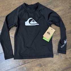 Boys Sz 5 rashguard