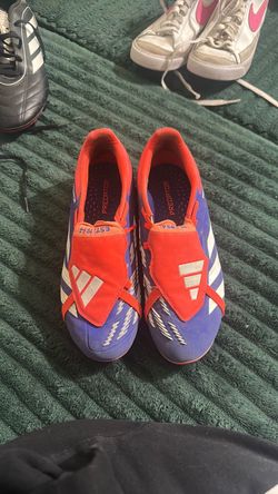 Soccer cleats