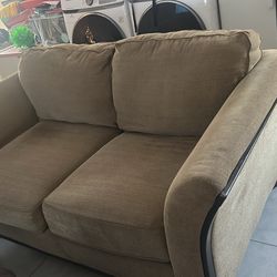Nice and clean sofa