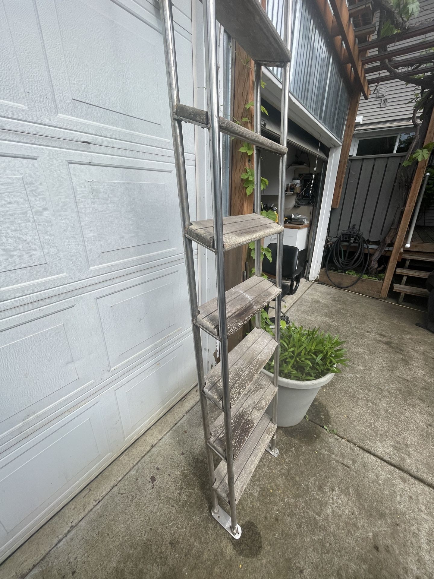 Stainless Steel Ship’s Ladder Or boat dock Ladder. Stainless Steel.