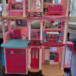 BARBIE DREAM HOUSE $75