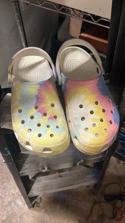 Tie die crocs size 9 w 11m