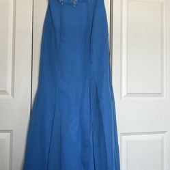 It’s Very Nice Long Evening Dress The Size Is 6 The Color Is Blue 