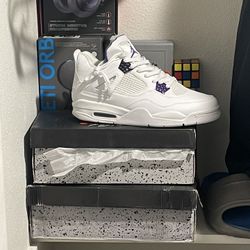 Jordan 4s