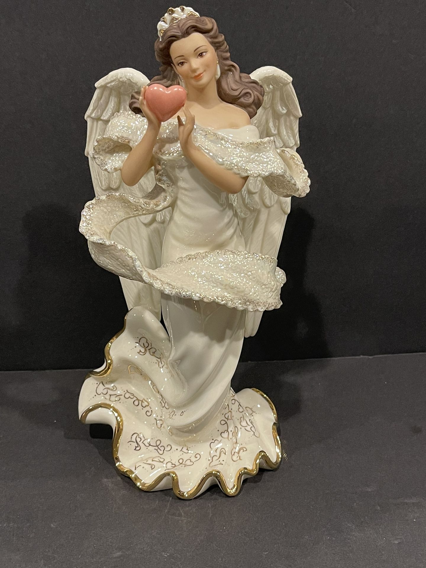 Lenox porcelain “Serena” Angel of Tranquility. Comes in styrofoam box. Excellent condition. 