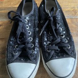 Converse women’s size 7
