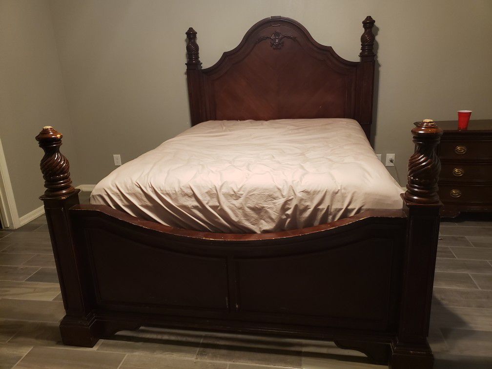 Bed set with mattress and box spring included QUEEN