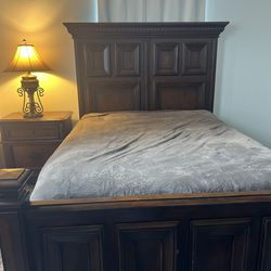 Queen Dark Wood Bedroom Set – Bed, Nightstand, Dresser & Mirror