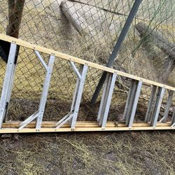 Werner 8’ Fiberglass Ladder (Yellow)