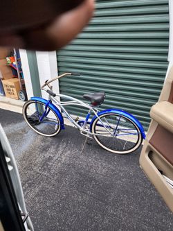 Blue huffy star liner