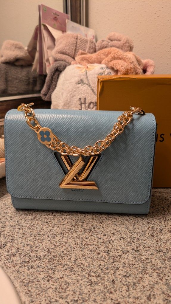 Louis Vuitton Twist Opal