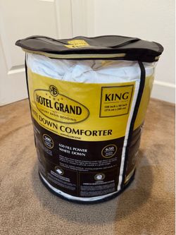 Hotel Grand King White Down Comforter (New in Sealed Package)