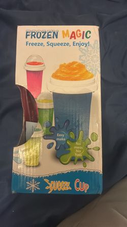 Frozen Magic Squeeze Cup Slushy Maker